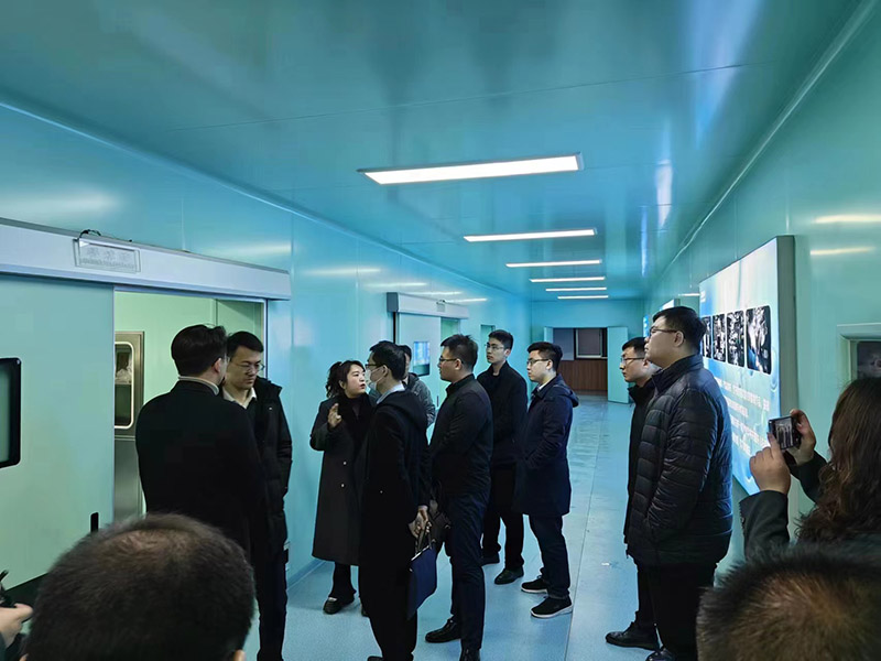 市委办公室常务副主任齐祥灿一行来到乐康医疗集团调研企业创新发展情况(图3)