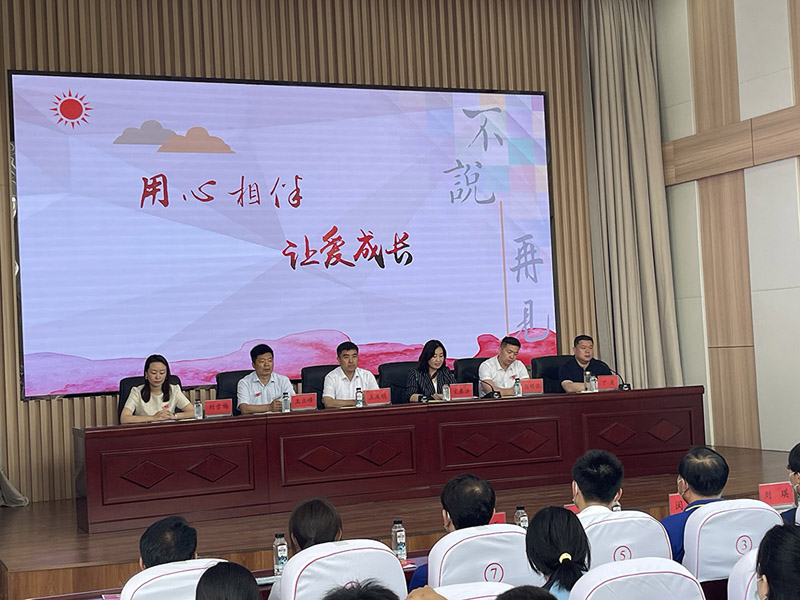 六月一日，我司参加市妇联组织的“爱心·筑梦”结对助学活动(图1)