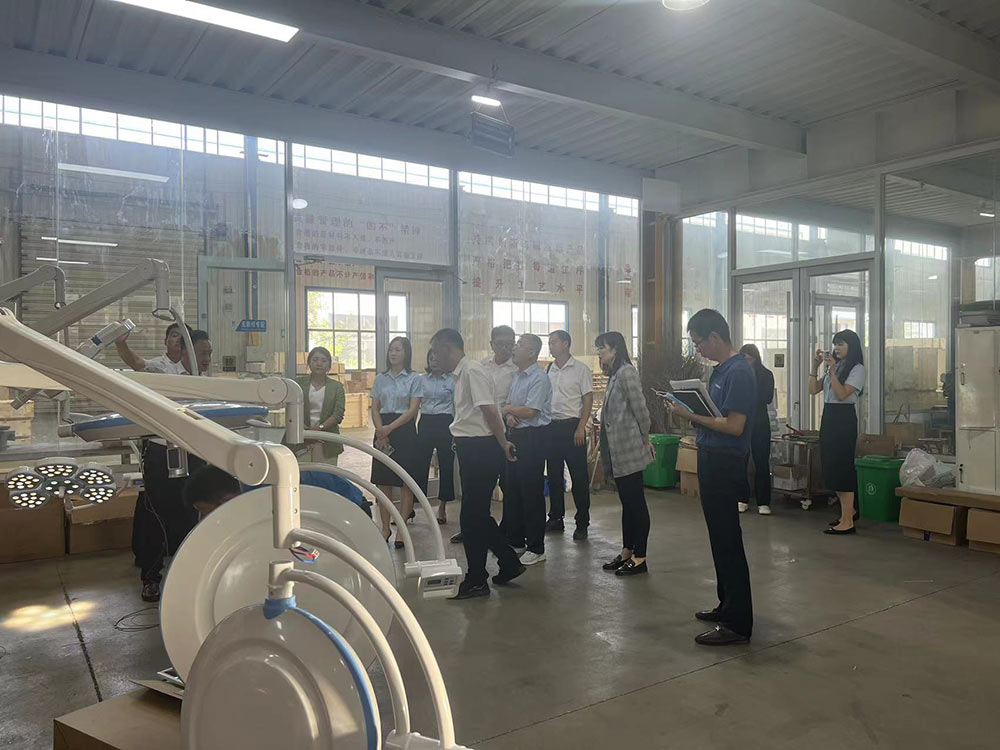 2023年6月27日（周二）上午，崔市长来乐康医疗集团调研(图3)